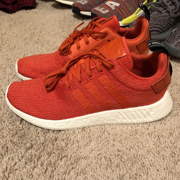 red nmd r2